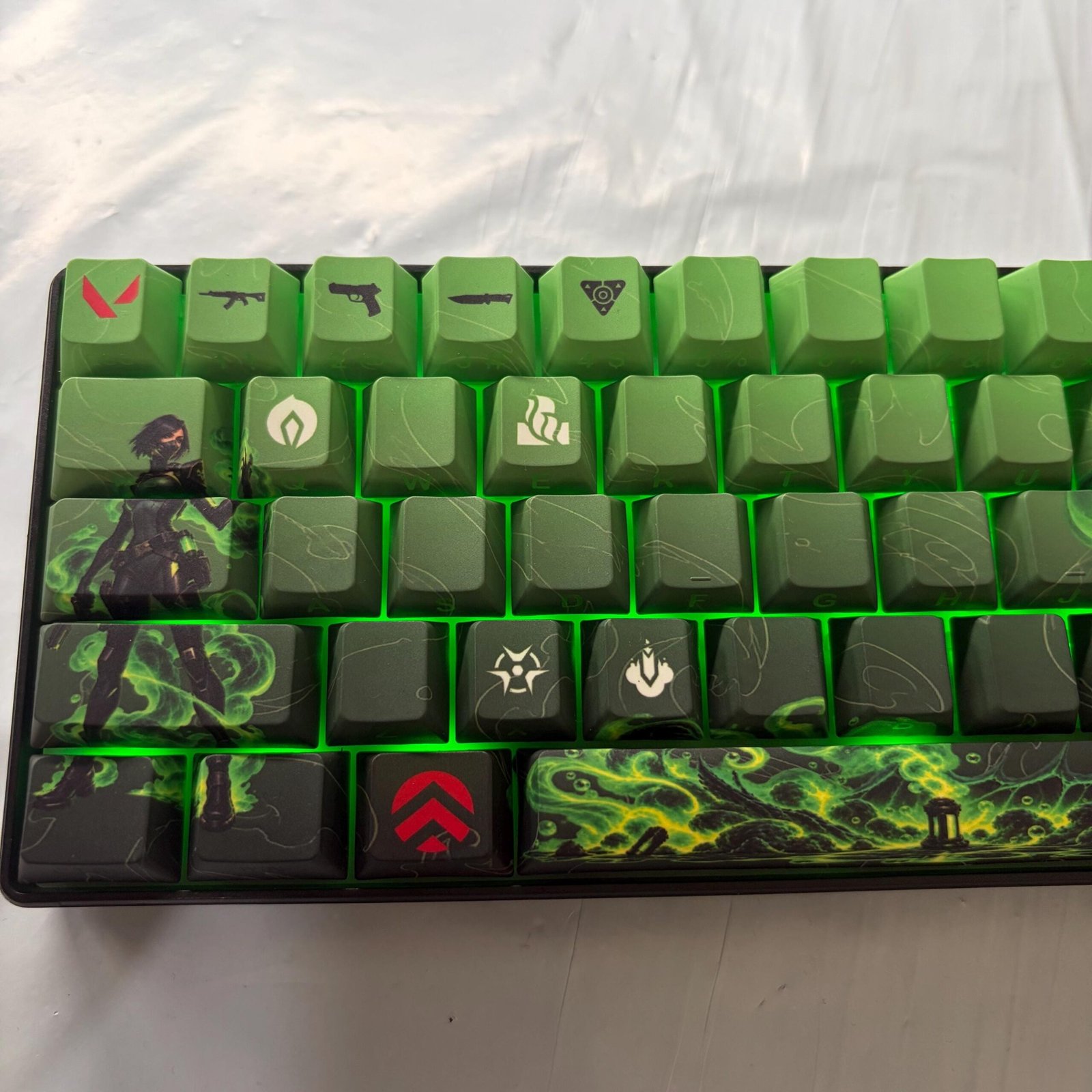 Valorant Viper 68-key design, product view 9